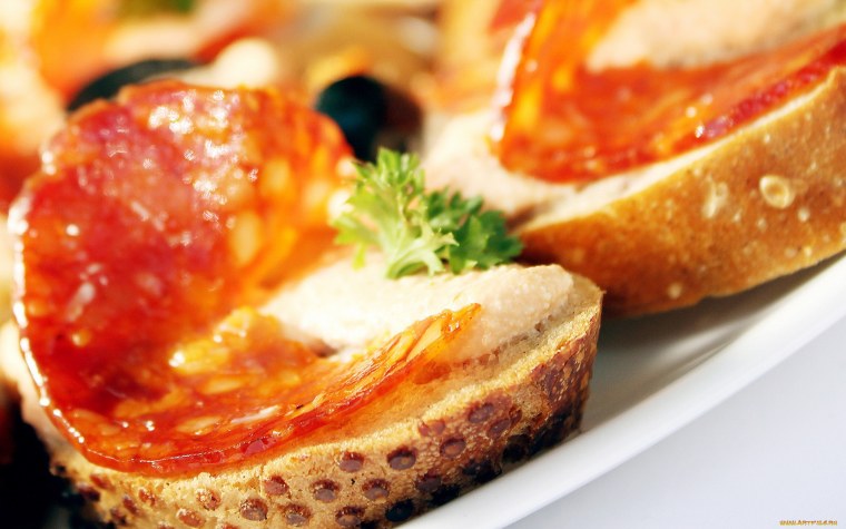 С бутербродом макро