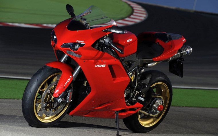 Мотоциклы Дукати Суперспорт