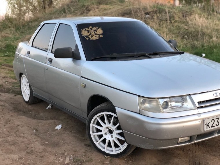 ВАЗ 2110 серебро