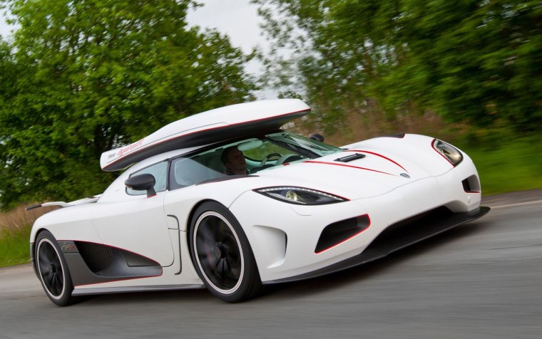 Машина Koenigsegg Agera r