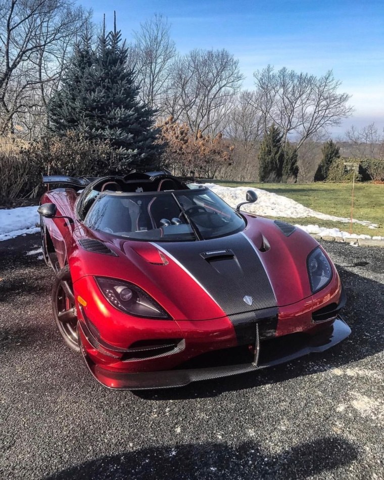 Koenigsegg Agera красная