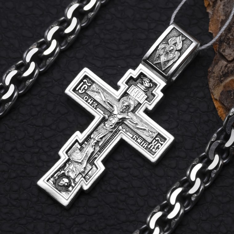 Крест на черном фоне