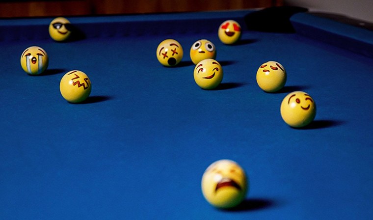 Бильярд с шарами