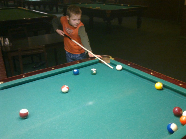 Бильярд девушки