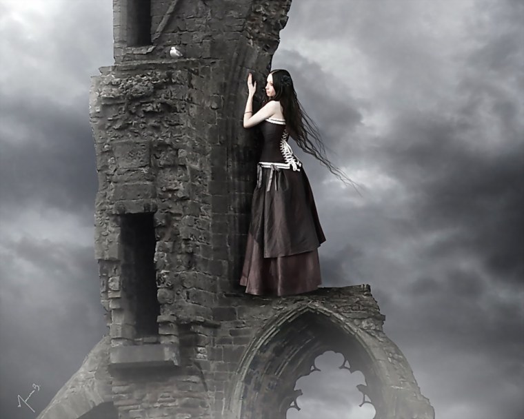 Готический замок и девушка