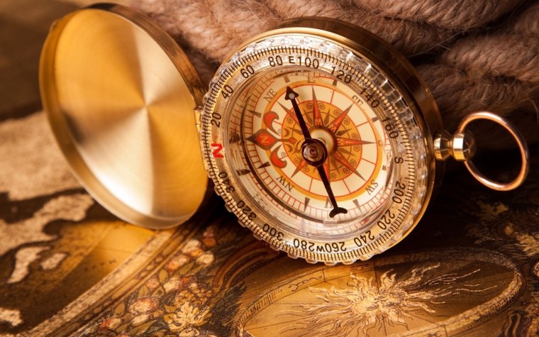 Компас старинный "Север-Юг Бурбонов"