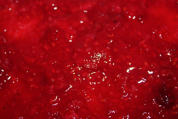 Кроваво красный цвет