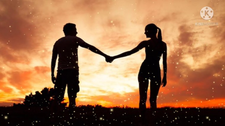 Двое за руки