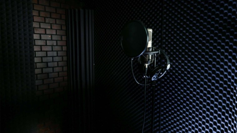 Комната с микрофоном