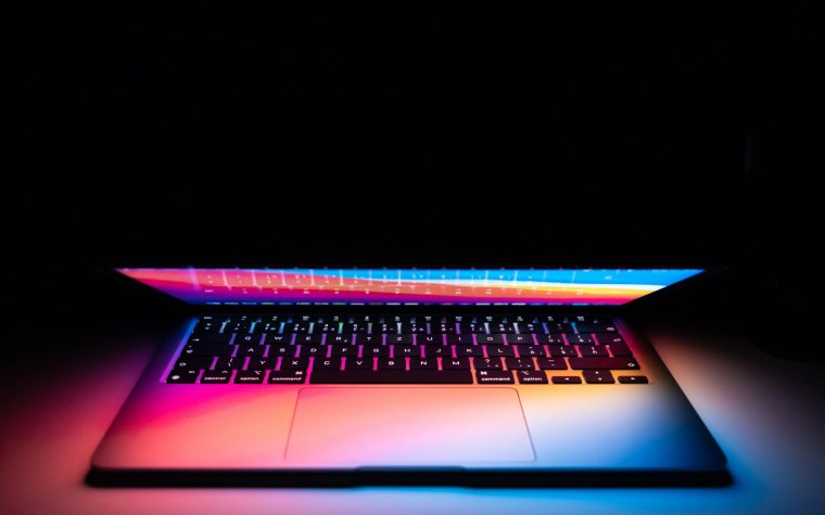 Ноутбук с подсветкой