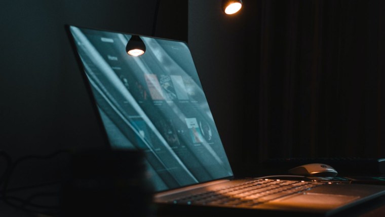 Обои на ноутбук темные