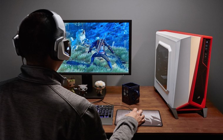 Мощный компьютер на столе