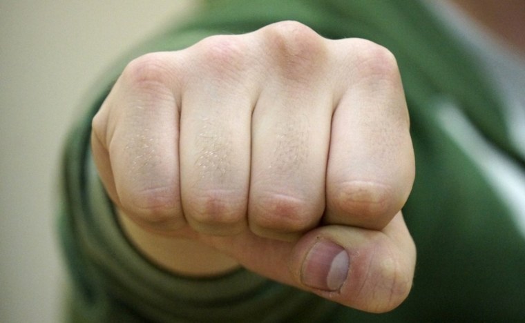 Мужик с кулаком