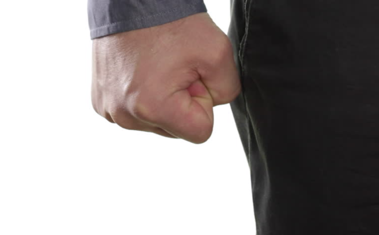 Женский кулачок