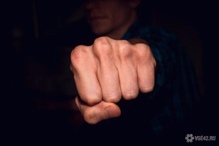 Кулак отца и сына