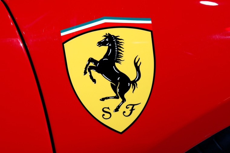 Ferrari логотип