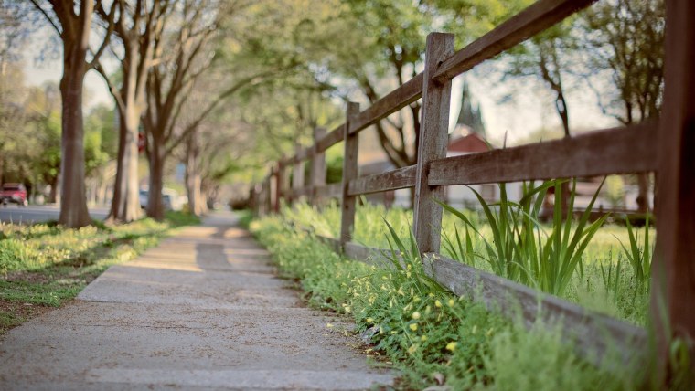 Городская улица