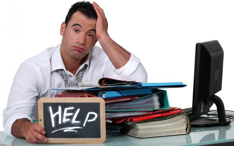 Уставший сотрудник