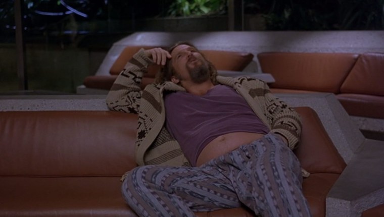 Большой Лебовски на диване