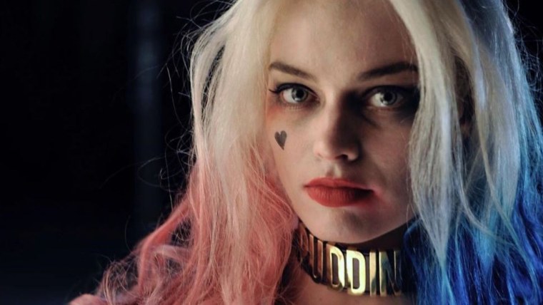 Марго Робби Харли в платье