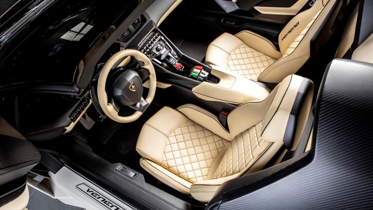 Lamborghini Veneno Roadster интерьер