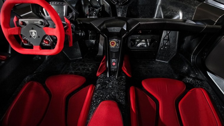 Ламборгини Сесто элементо салон