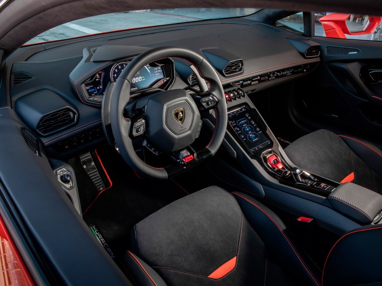 Lamborghini Huracan 2019 EVO салон
