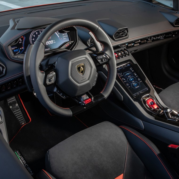 Lamborghini Huracan EVO 2021 салон