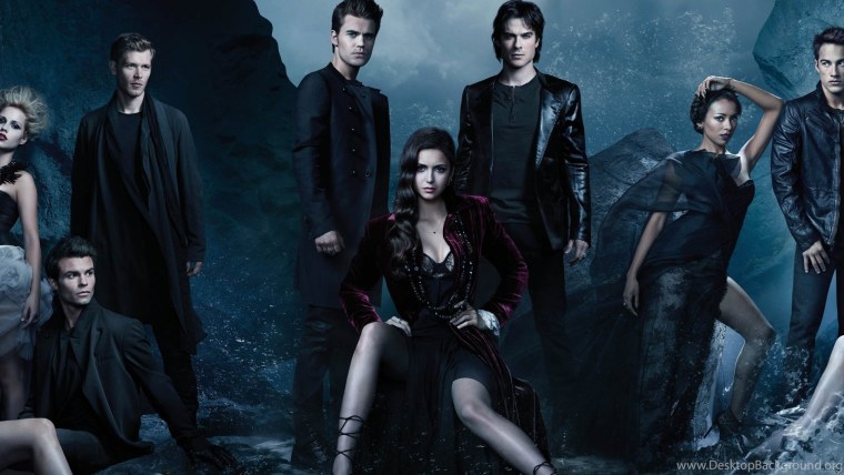 Елена Гилберт с гранатом