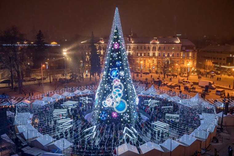 Новогодняя елка в доме