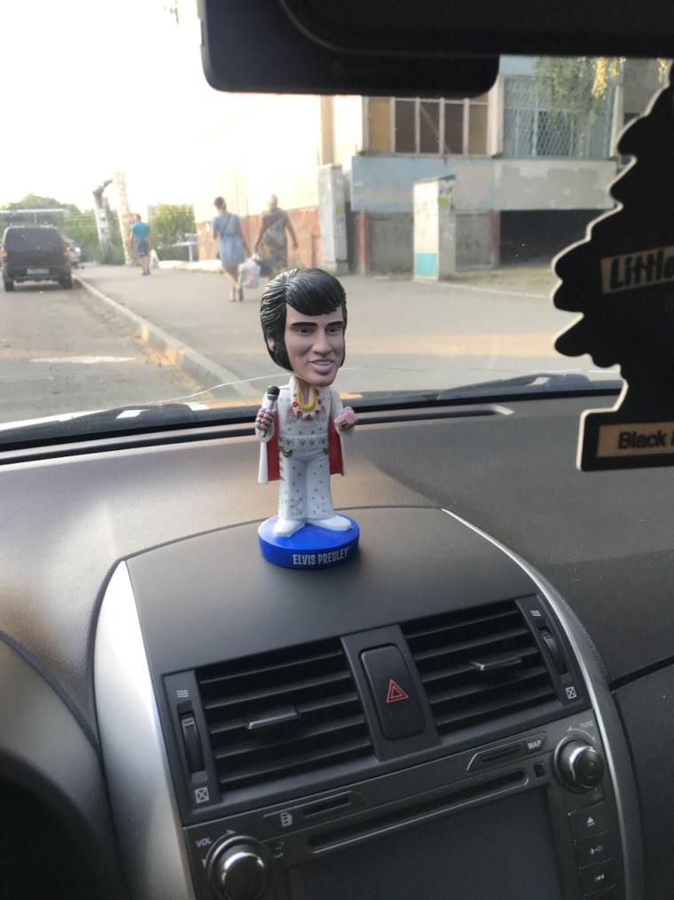 Фигурки на панель автомобиля