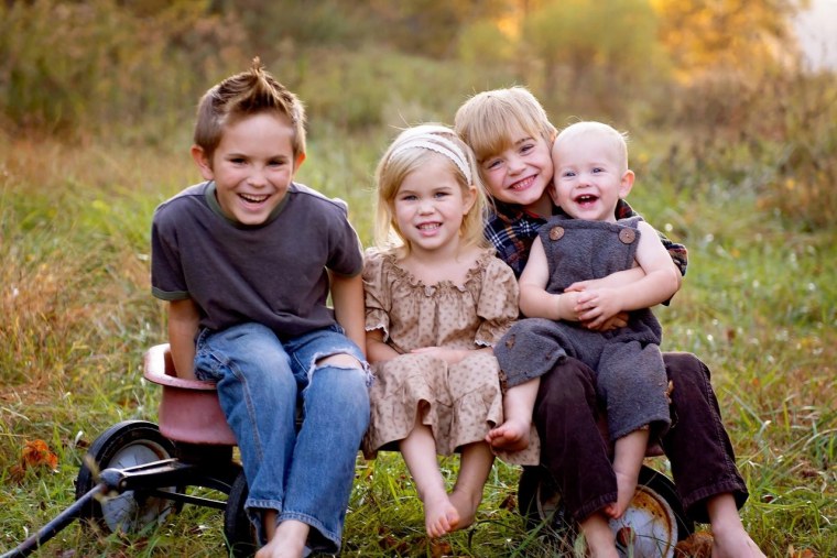 Дети брат и сестра