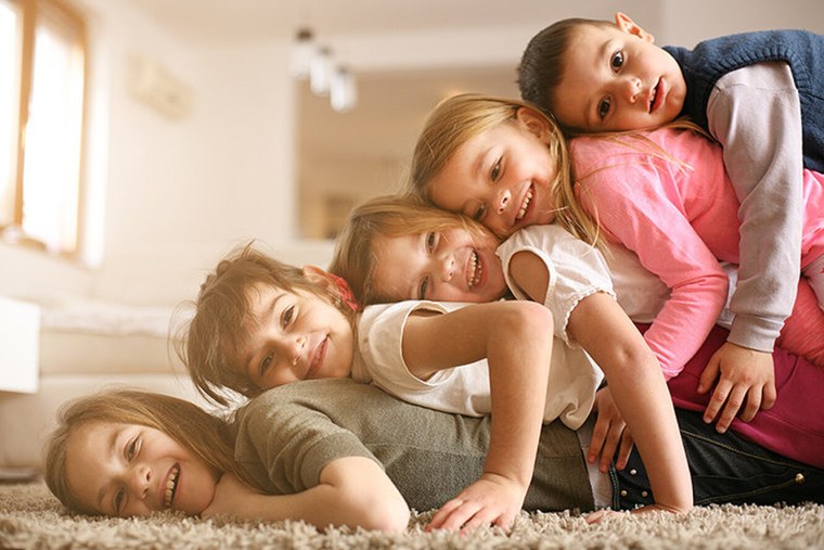 Брат и сестра двойняшки