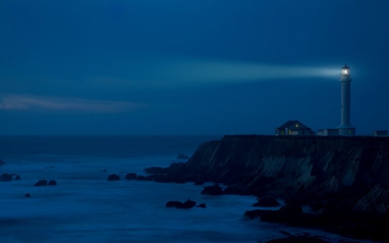 Маяк ночью