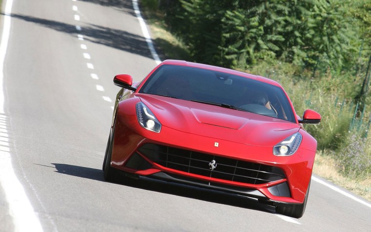 Феррари ф12 Берлинетта клиренс