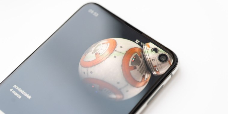 Обои для телефона с камерой в экране