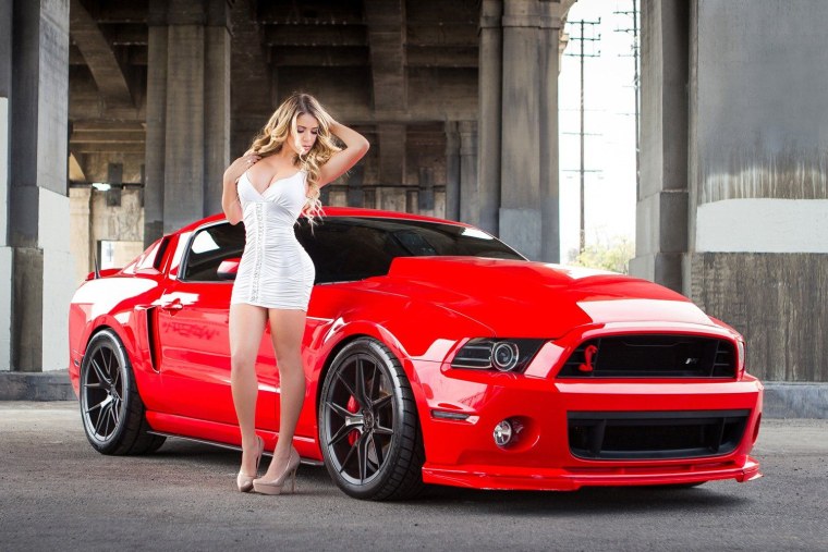 Форд Мустанг gt 500 девушка