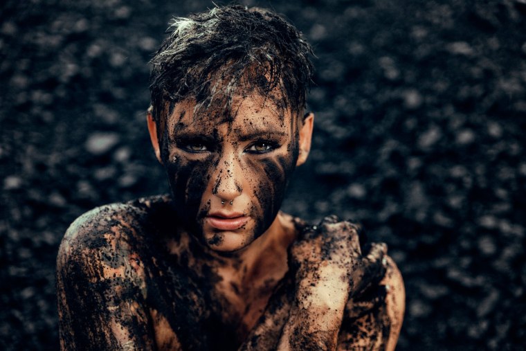 Вода с грязью брызги