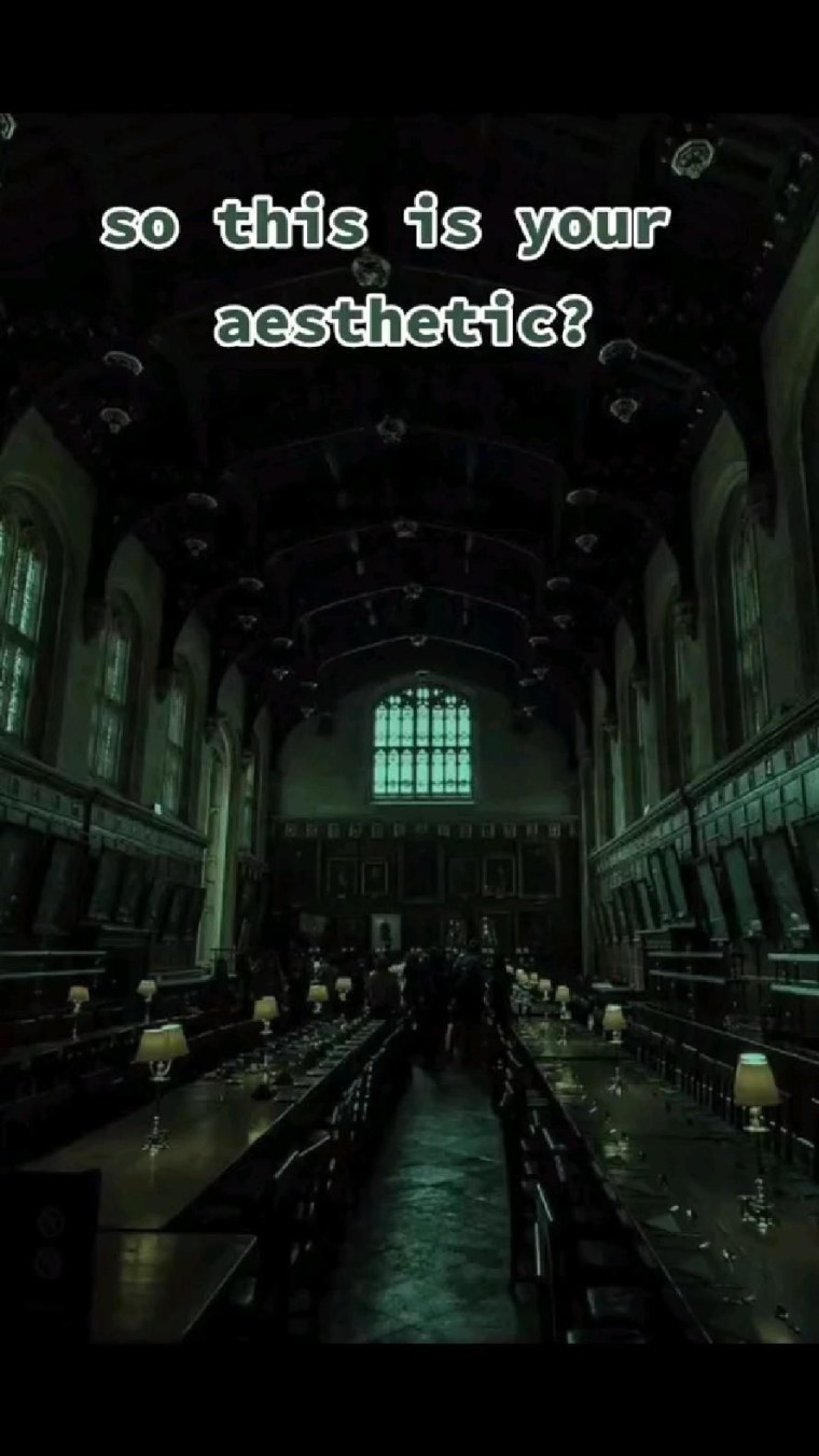 Картинка Эльзы как она в замке Гарри Поттера