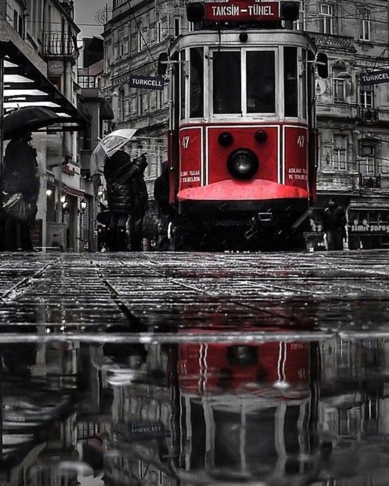 Черно белое с красным