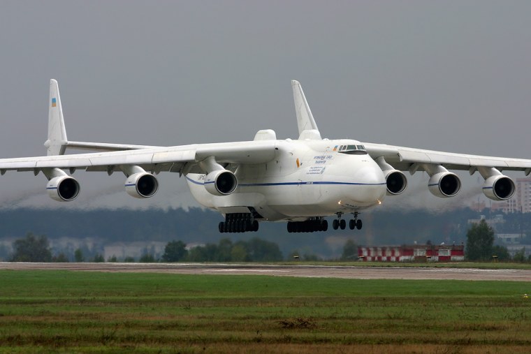 АН-225 Мрия и а380