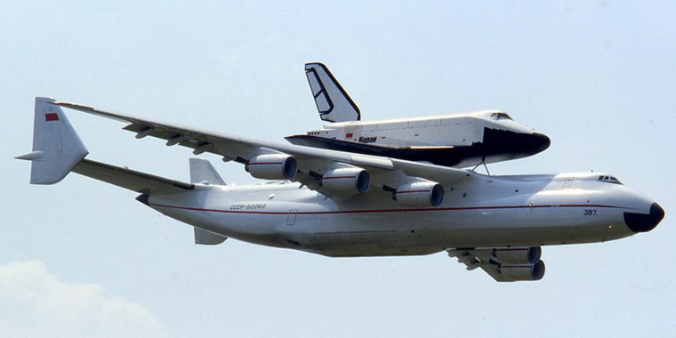 АН-225 С Бураном