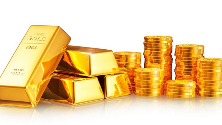 Куча золотых украшений