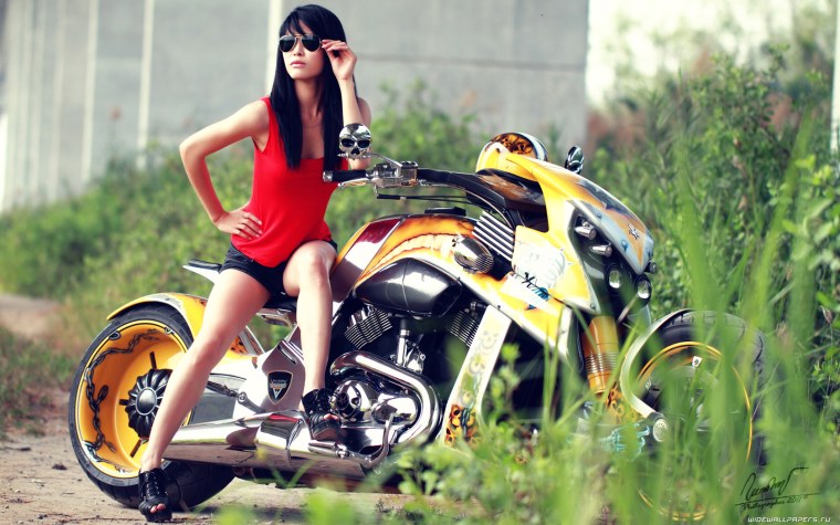 Девушки и мотоциклы HD
