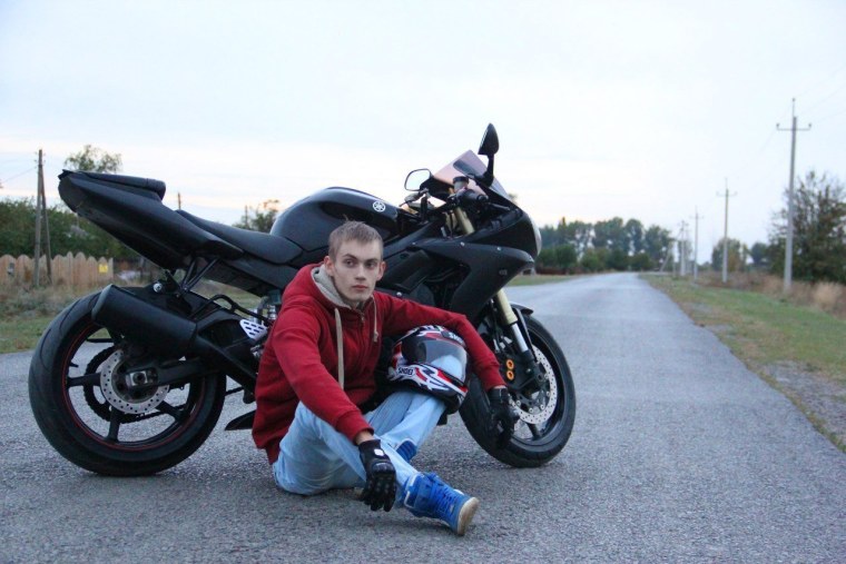 Парень на мотоцикле