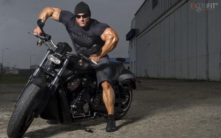 Мужик на мотоцикле