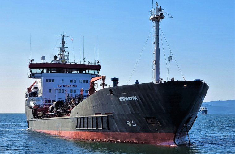 Суда в море