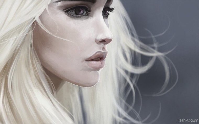 Блондинка с черными глазами