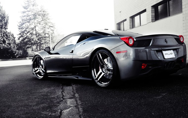 Ferrari 458 Italia сзади