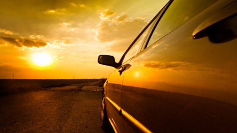 Машина на закате